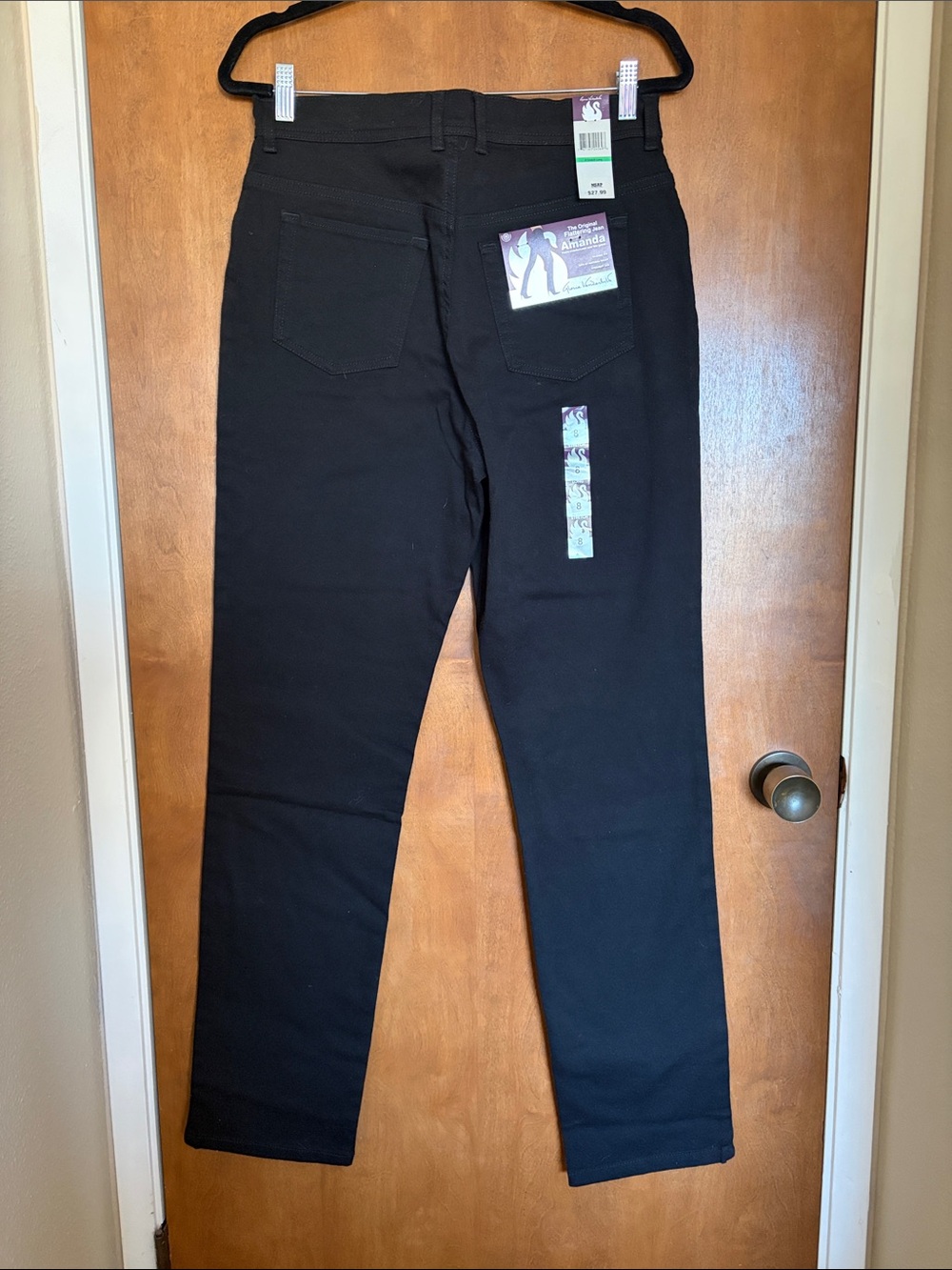 Gloria Vanderbilt Black Straight Leg Jeans with Classic Back Pockets